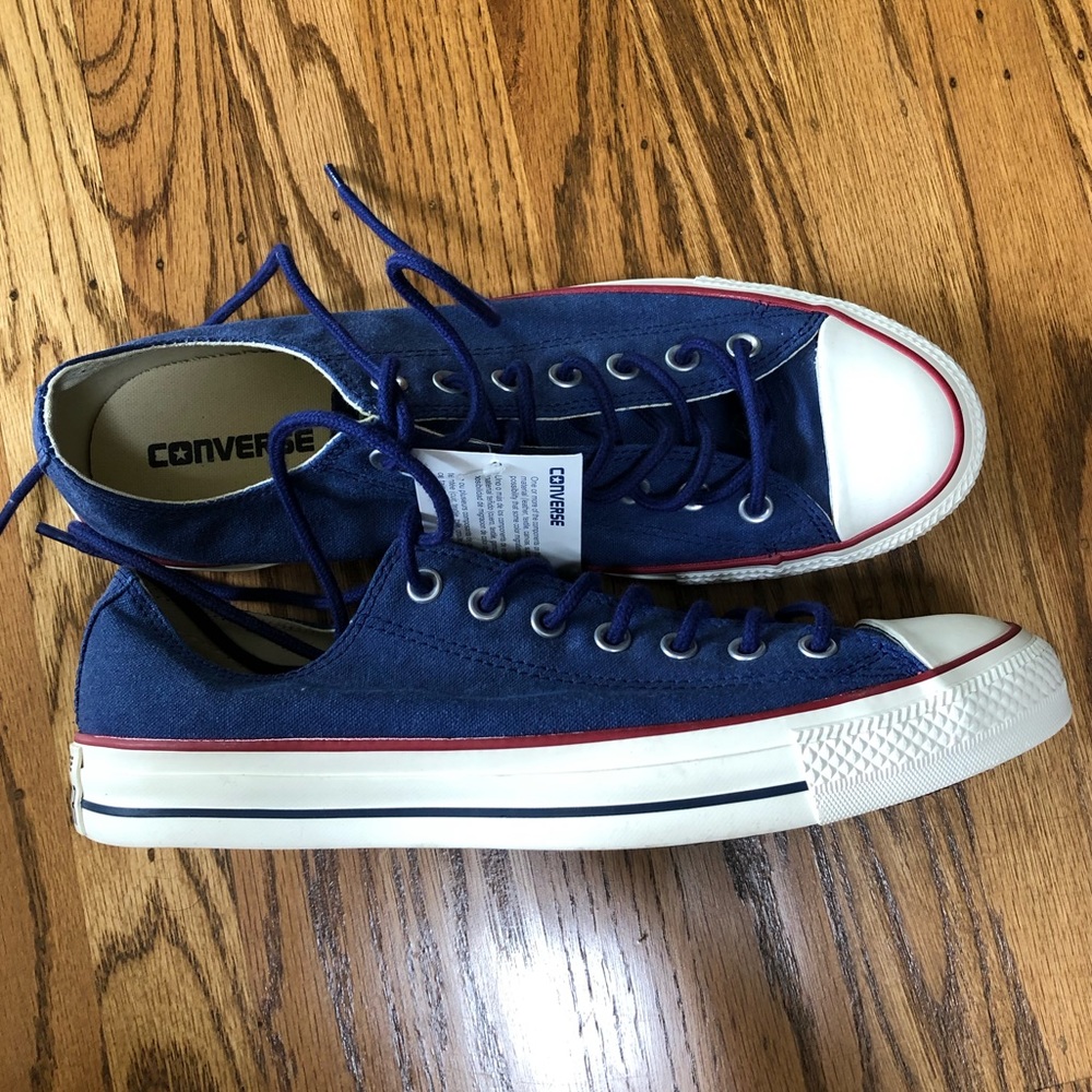 NWT Men’s Navy Converse